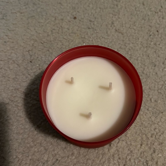 NEW Bath and Body Works Strawberry Pound Cake 3-Wick Candle - Picture 4 of 4